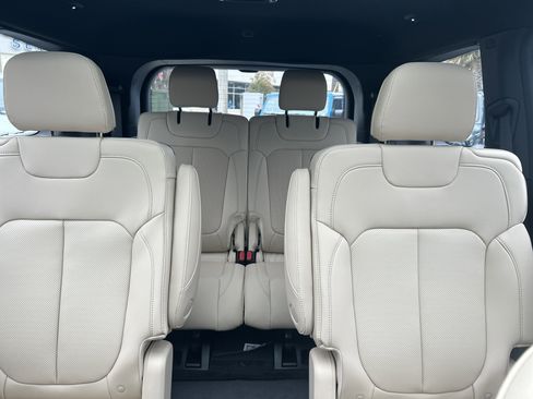 New 2025 Jeep Grand Cherokee L Limited w/ Luxury Tech Group II image 18