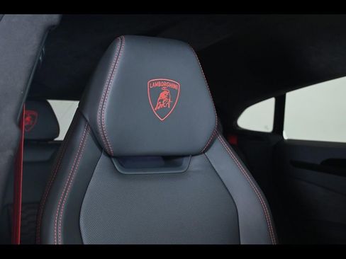 Used 2024 Lamborghini Urus S AWD/4WD image 28