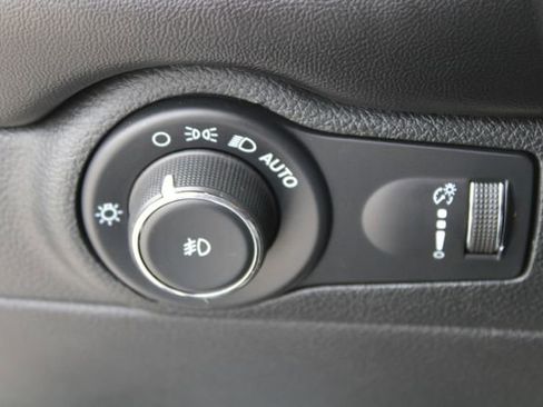Used 2022 Dodge Durango R/T w/ Blacktop Package AWD/4WD image 25