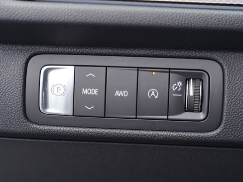New 2026 Chevrolet Traverse Z71 w/ Enhanced Driving Package AWD/4WD image 21