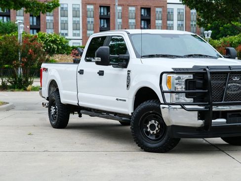 Used 2018 Ford F350 XL w/ Power Equipment Group AWD/4WD image 2