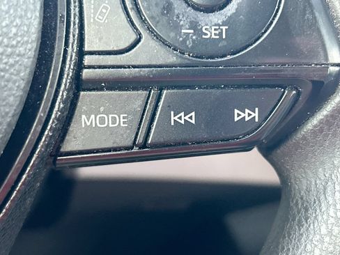 Used 2020 Toyota Corolla LE FWD image 16
