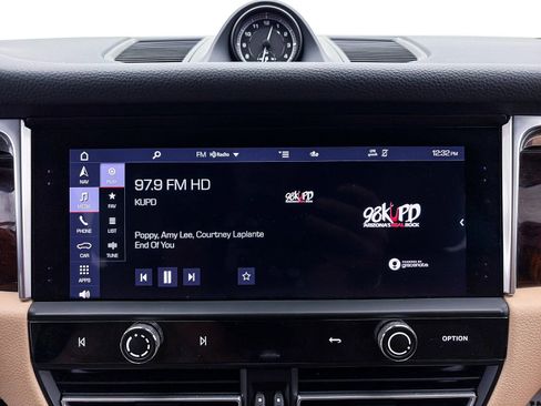 Used 2023 Porsche Macan S image 24