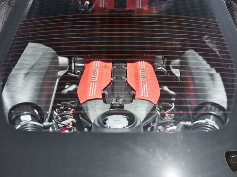 Used 2018 Ferrari 488 GTB RWD image 12