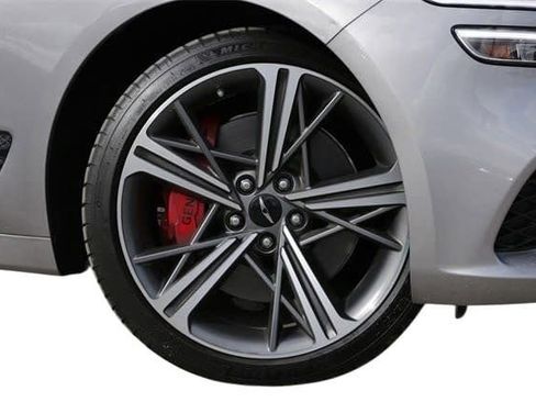 Used 2025 Genesis G70 3.3T Advanced w/ Sport Prestige Package image 7