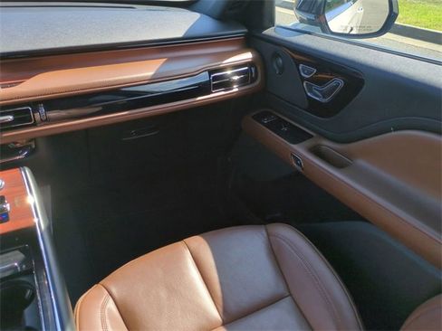 Used 2022 Lincoln Aviator Reserve w/ Elements Package Plus image 16