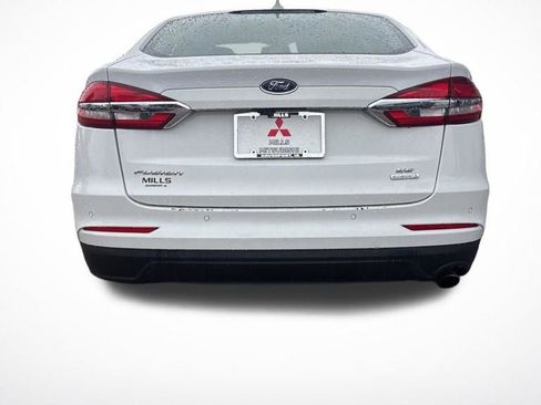 Used 2019 Ford Fusion SE FWD image 4
