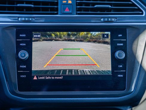 Used 2023 Volkswagen Tiguan SE image 30