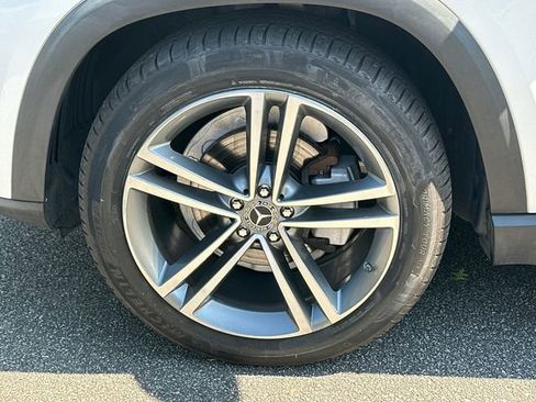 Used 2021 Mercedes-Benz GLE 350 w/ Premium Package image 11