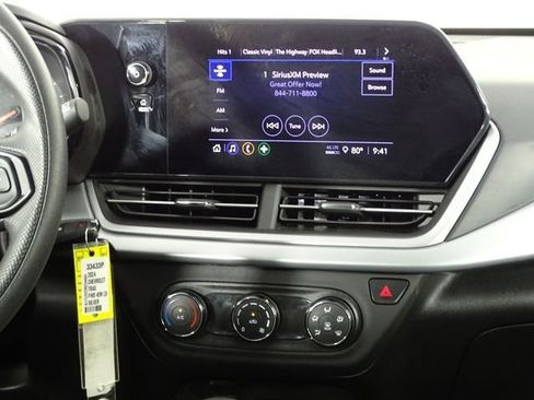 Used 2024 Chevrolet Trax LS image 30