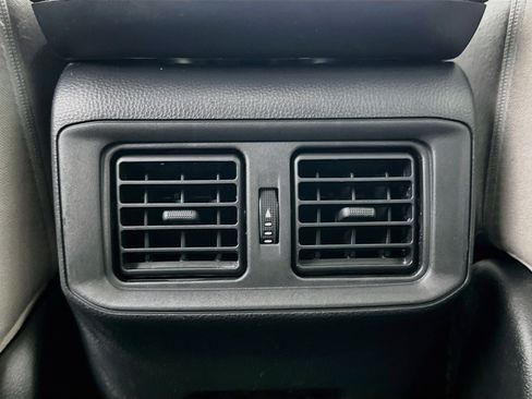 Used 2022 Toyota RAV4 XLE AWD/4WD image 26