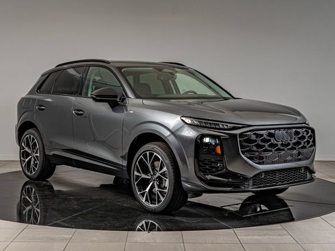 New 2026 Audi Q3 quattro 2.0T AWD/4WD image 3