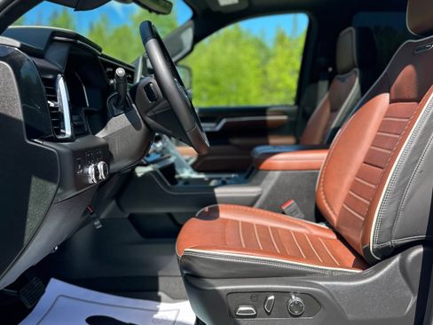 Used 2025 GMC Sierra 2500 Denali Ultimate AWD/4WD image 19