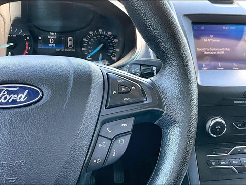 Used 2020 Ford Edge SE FWD image 19