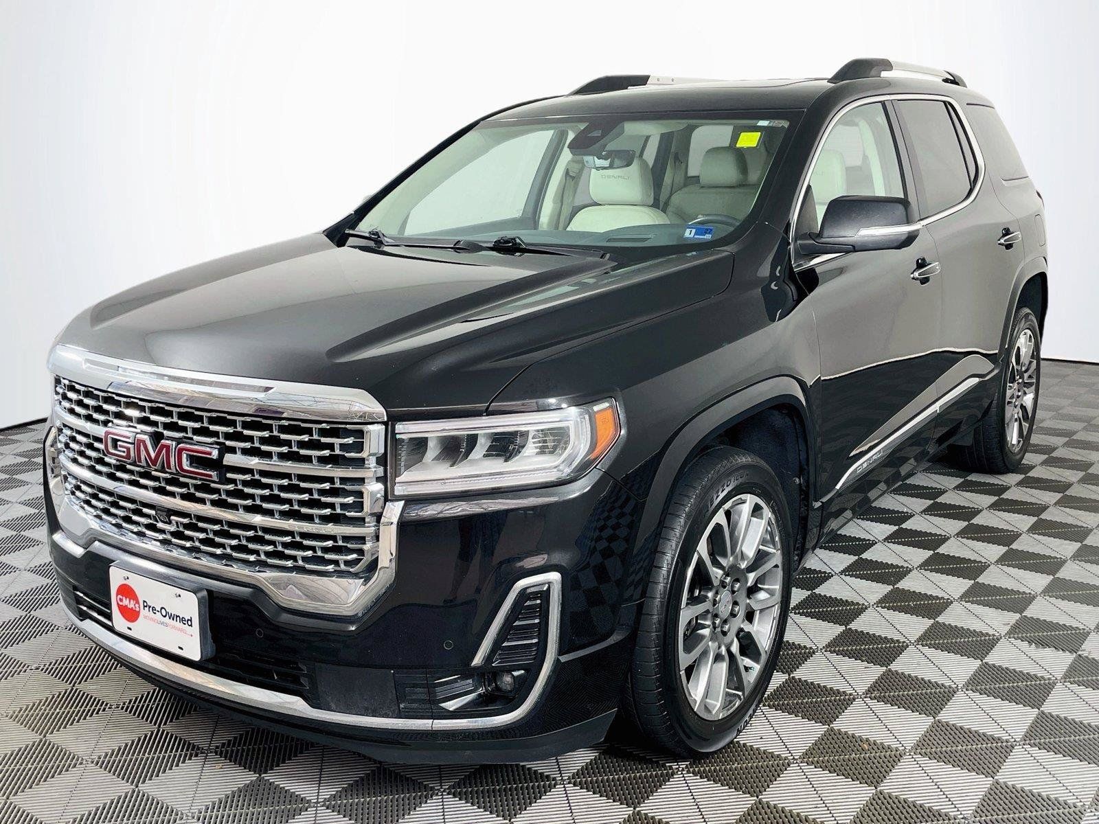 Used 2021 GMC Acadia Denali w/ Denali Technology Package FWD image 3
