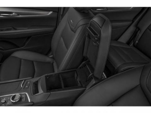 Used 2025 Cadillac XT6 Luxury FWD image 16