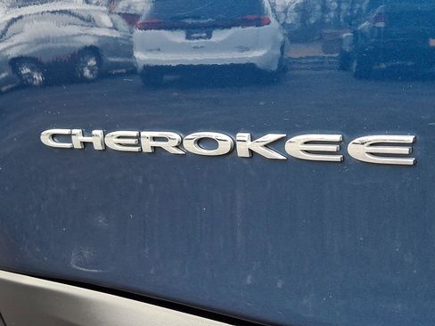 Certified 2018 Jeep Cherokee Limited image 30