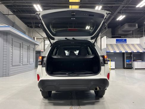 Certified 2025 Subaru Forester Premium AWD/4WD image 11