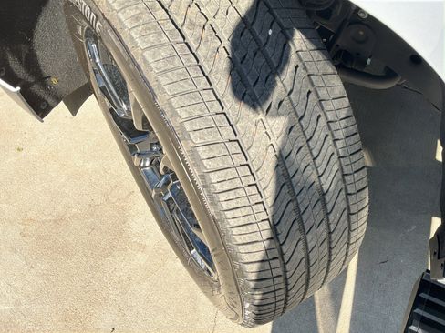 Used 2023 Chevrolet Suburban High Country w/ Advanced Technology Package image 12