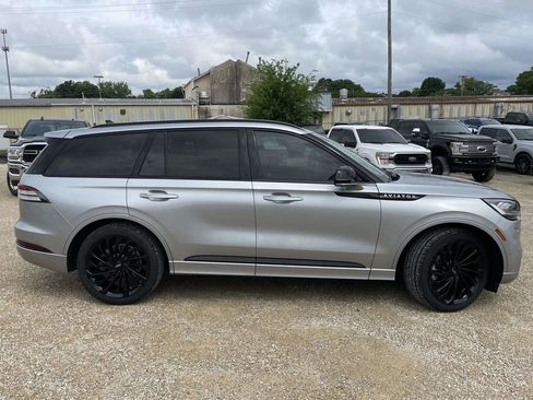 Used 2023 Lincoln Aviator Reserve w/ Equipment Group 201A RWD image 2