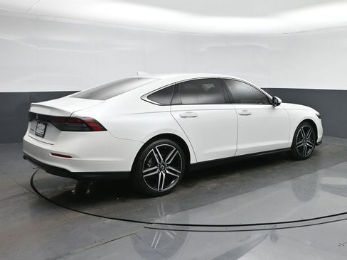 Used 2023 Honda Accord EX image 7