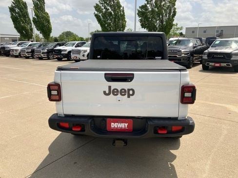 Certified 2025 Jeep Gladiator Rubicon w/ Convenience Group AWD/4WD image 7