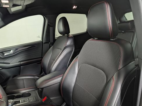 Certified 2025 Ford Escape ST-Line FWD image 23