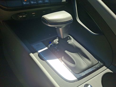 Certified 2025 Hyundai Elantra Sport FWD image 14