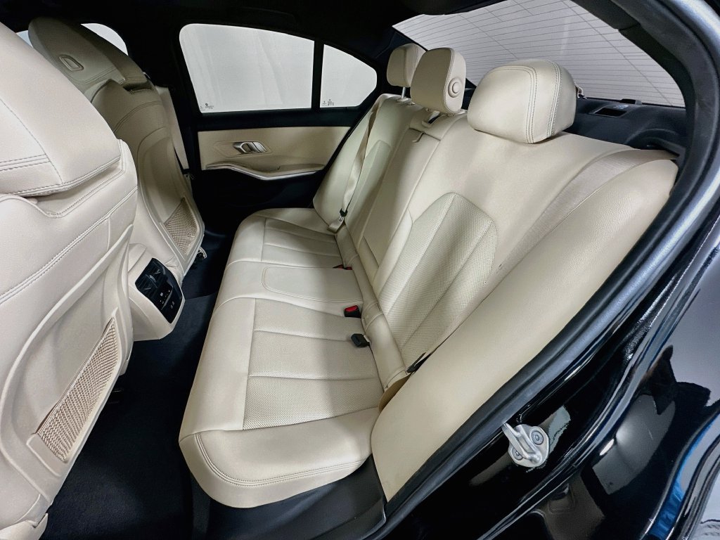 Used 2022 BMW 330i Sedan w/ Driving Assistance Package RWD image 25