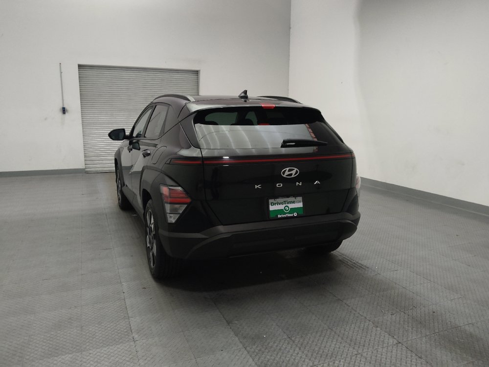 Used 2025 Hyundai Kona SEL FWD image 6