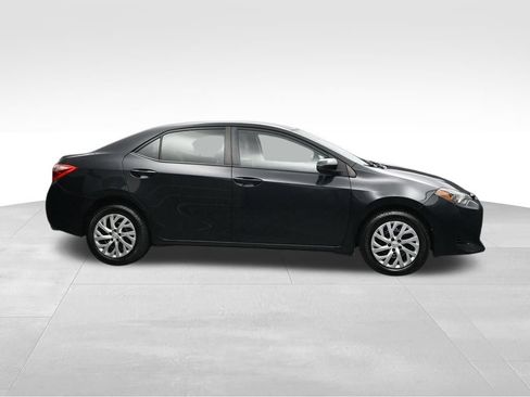 Used 2018 Toyota Corolla LE FWD image 6