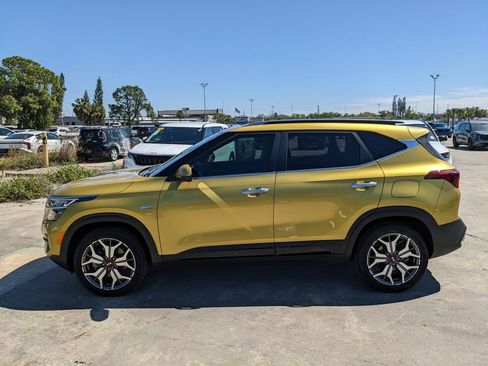 Certified 2021 Kia Seltos SX w/ SX Sunroof Package image 5