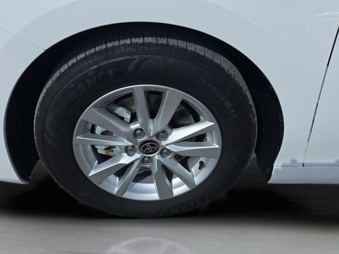 Used 2025 Toyota Camry LE w/ Convenience Package FWD image 27
