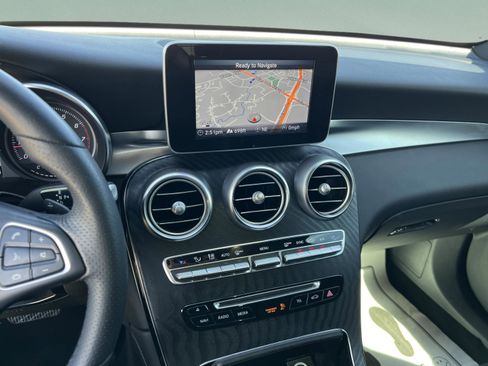 Used 2018 Mercedes-Benz GLC 300 GLC 300 Base image 20