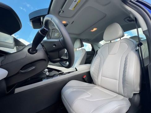 Certified 2026 Hyundai Elantra Limited FWD image 16
