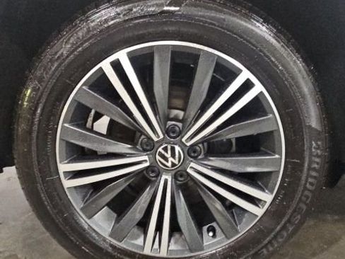 Used 2024 Volkswagen Tiguan Wolfsburg Edition image 47