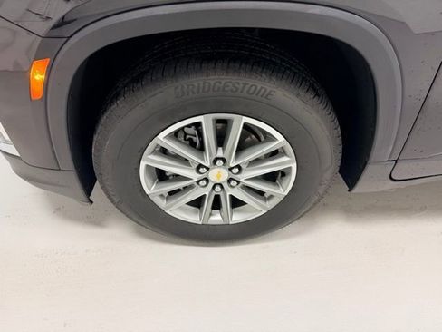 Used 2023 Chevrolet Traverse LT FWD image 18