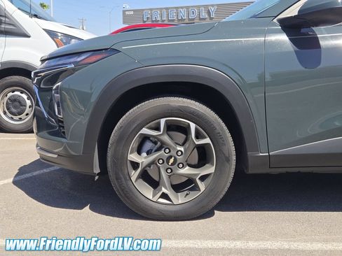 Used 2025 Chevrolet Trax LT w/ Driver Confidence Package FWD image 5