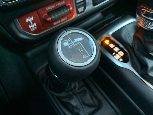 New 2025 Jeep Gladiator Rubicon w/ Safety Group image 22