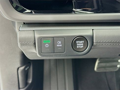 New 2025 Porsche Panamera 4 image 14