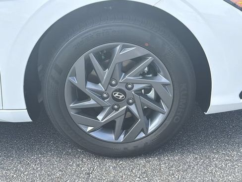 New 2026 Hyundai Elantra Hybrid FWD image 14