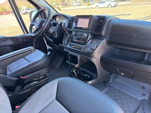 Used 2024 RAM ProMaster 2500 w/ Convenience Group FWD image 12
