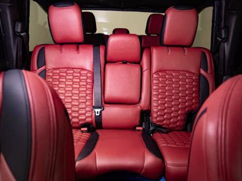 Used 2025 Jeep Gladiator Sport image 30