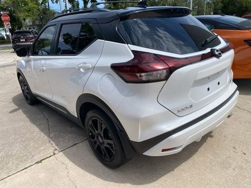 Certified 2023 Nissan Kicks SR w/ SR Premium Package FWD image 5