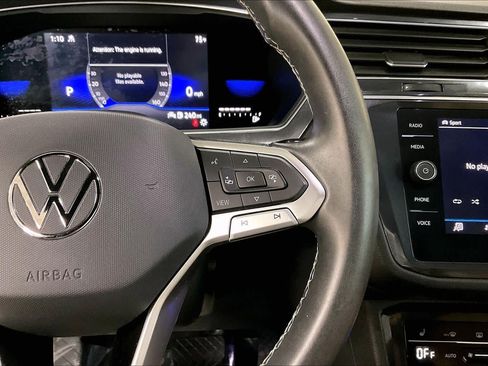 Used 2022 Volkswagen Tiguan SE AWD/4WD image 24