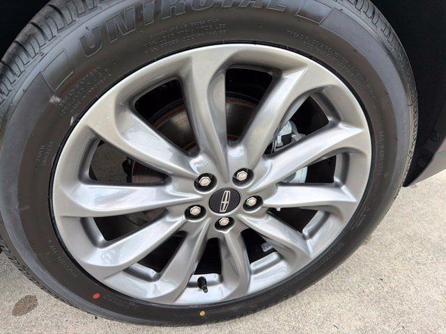 Used 2022 Lincoln Corsair FWD w/ Premium Package image 9