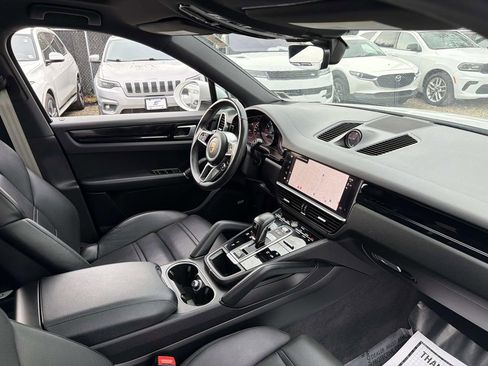 Used 2023 Porsche Cayenne Platinum Edition AWD/4WD image 13