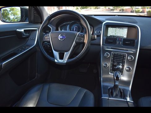 Used 2016 Volvo XC60 T5 Platinum FWD image 29