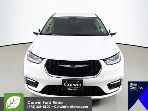 Used 2023 Chrysler Pacifica Touring-L FWD image 2