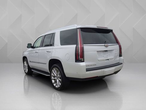 Used 2019 Cadillac Escalade Luxury AWD/4WD image 3